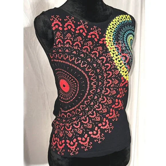 Coline Sleeveless T-Shirt, Kaleidoscope Pattern on Black, Size Small - Picture 1 of 7